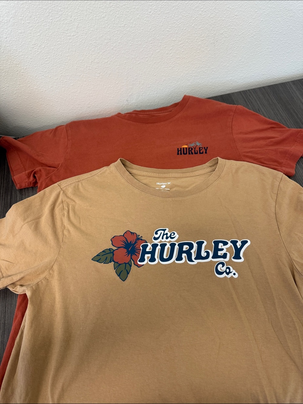 Hurley Men’s Short Sleeve Tee size small - 2 each
